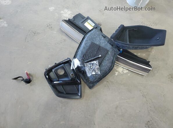 WA1B4AFY0N2023946 2022 AUDI SQ5 Blue Вид наклейки з VIN-кодом