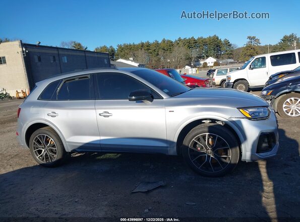 WA1B4AFY4N2037526 2022 AUDI SQ5 Silver Widok wnętrza z tyłu