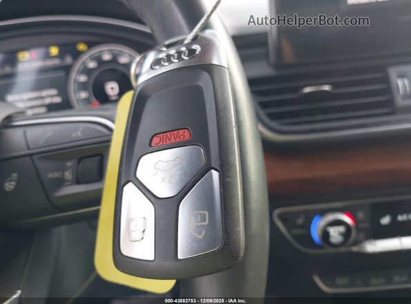 WA1BBAFY8N2106367 2022 AUDI Q5 Black Вид панелі приладів
