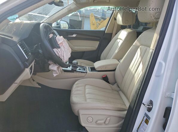 WA1BBAFYXN2135059 2022 AUDI Q5 White წინა სალონის ხედი
