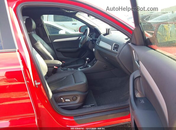 WA1BCCFS8HR004180 2017 AUDI Q3 Red Widok wnętrza z przodu