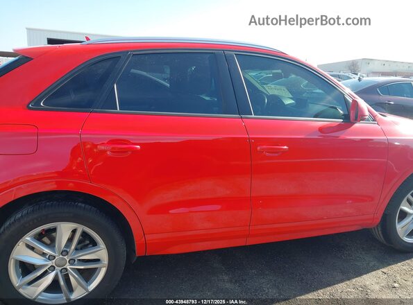 WA1BCCFS8HR004180 2017 AUDI Q3 Red Widok wnętrza z tyłu