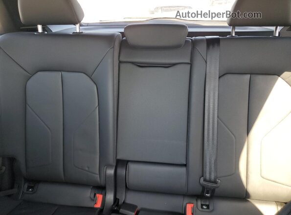 WA1BECF35L1113660 2020 AUDI Q3 Black Вид задніх сидінь