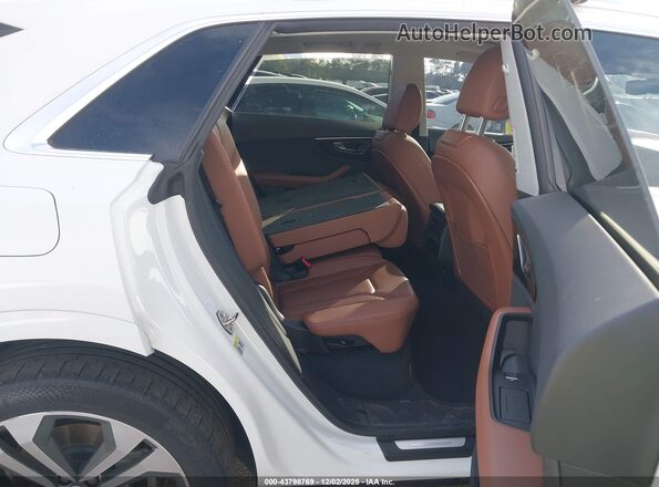 WA1BVAF11MD040077 2021 AUDI Q8 Белый Вид наклейки с VIN-кодом