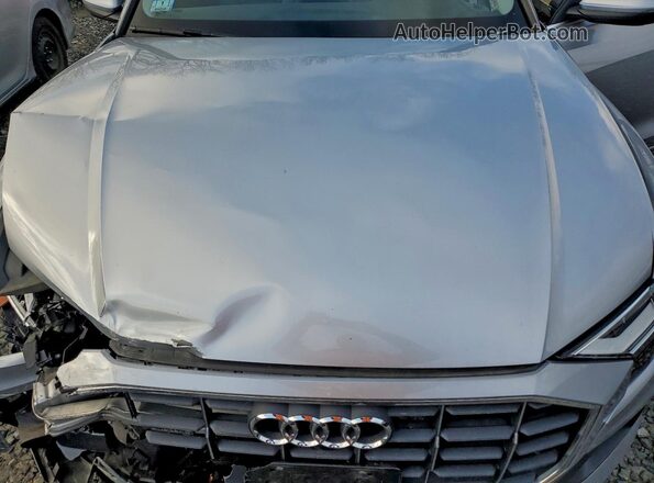 WA1BVAF14KD026865 2019 AUDI Q8 Silver Vista del compartimento del motor