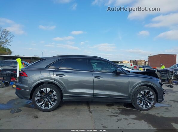 WA1BVBF17SD034447 2025 AUDI Q8 Gray Vista interior trasera