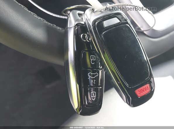 WA1BVBF17SD034447 2025 AUDI Q8 Gray Vista del salpicadero