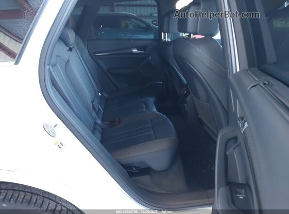 WA1C4AFY0P2030449 2023 AUDI SQ5 White VIN sticker view