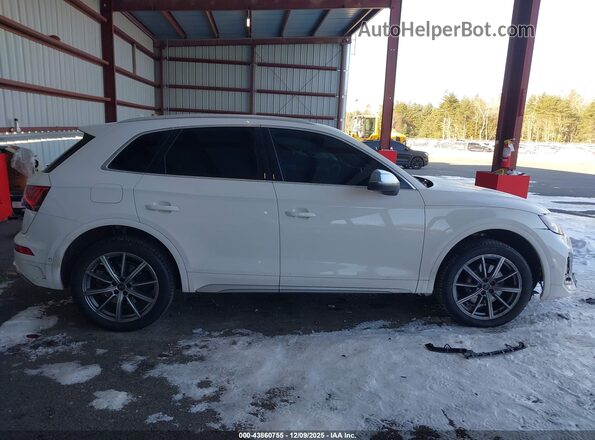 WA1C4AFY0P2030449 2023 AUDI SQ5 White 360 interior view