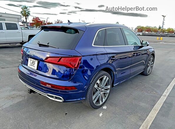 WA1C4AFY5J2043690 2018 AUDI SQ5 Синий Вид спереди