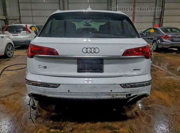 WA1CAAFY8M2010180 2021 AUDI Q5 White 