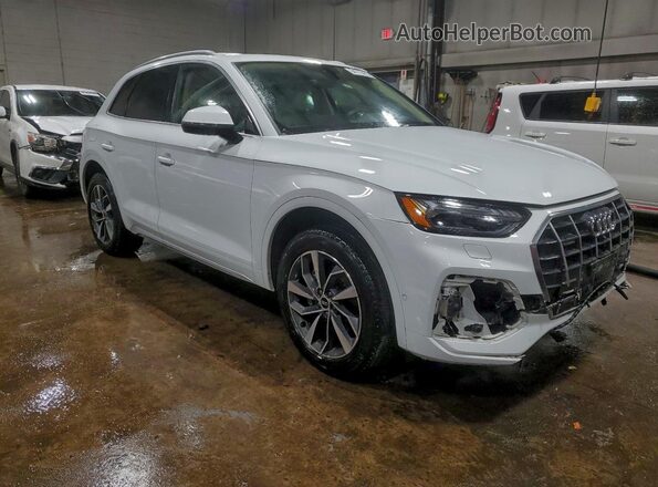 WA1CAAFY8M2010180 2021 AUDI Q5 White 