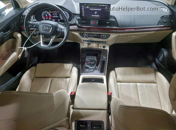 WA1CAAFY8M2010180 2021 AUDI Q5 White 