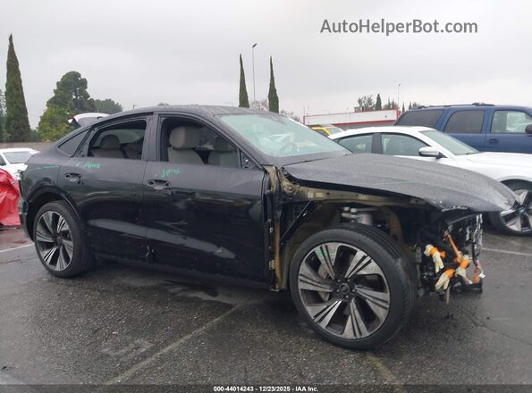 WA1DAAGE4RB013478 2024 AUDI Q8 E-TRON Black Widok wnętrza 360 stopni