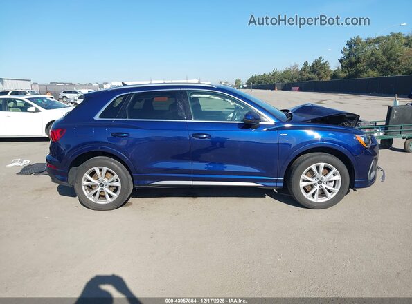 WA1DECF30N1146027 2022 AUDI Q3 Blue Vista interior trasera