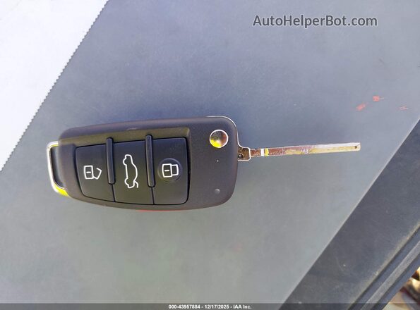 WA1DECF30N1146027 2022 AUDI Q3 Blue Vista del salpicadero