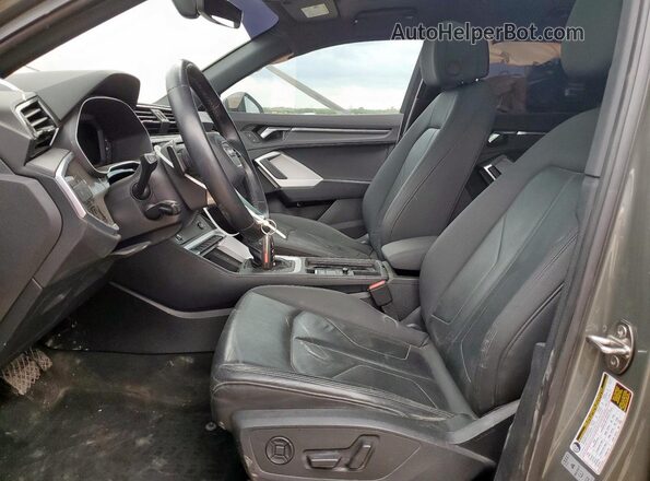 WA1DECF31M1036344 2021 AUDI Q3 Gray Вид салону спереду
