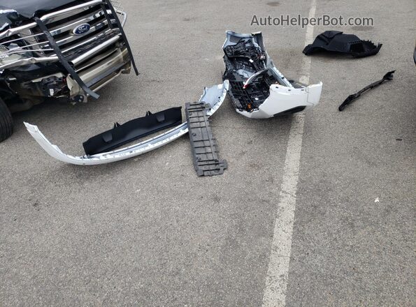 WA1DECF34R1025698 2024 AUDI Q3 White Vista de la etiqueta del VIN
