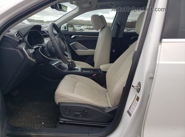 WA1DECF34R1025698 2024 AUDI Q3 White Vista interior delantera