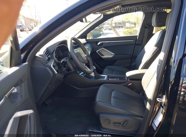 WA1DECF34R1168747 2024 AUDI Q3 Black 