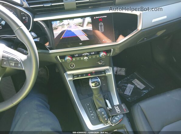 WA1DECF34R1168747 2024 AUDI Q3 Black 
