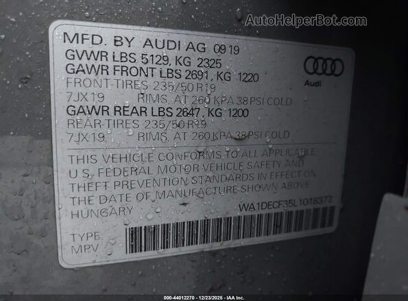 WA1DECF35L1018377 2020 AUDI Q3 Gray Engine compartment view