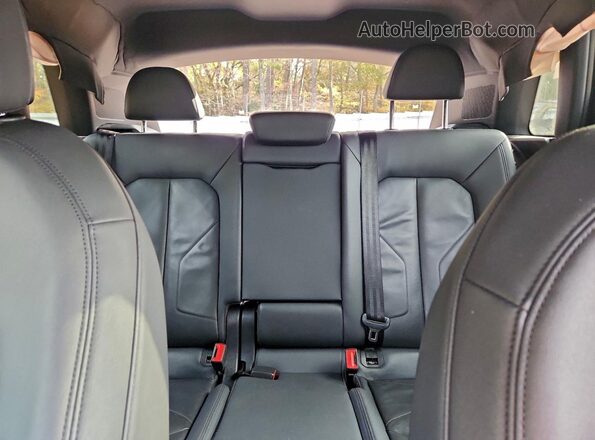 WA1DECF36L1045622 2020 AUDI Q3 Серый Вид задних сидений