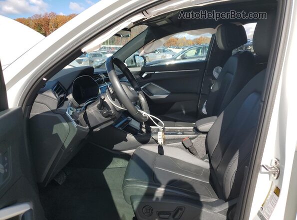 WA1DECF37P1107325 2023 AUDI Q3 White Front interior view