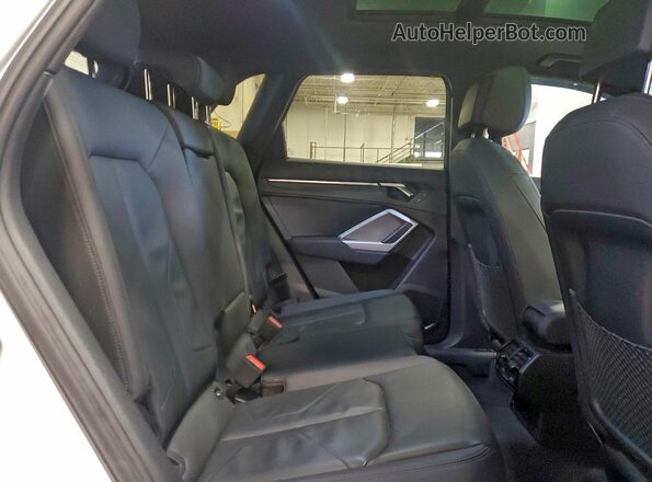 WA1DECF3XP1129254 2023 AUDI Q3 Белый Вид задней части салона