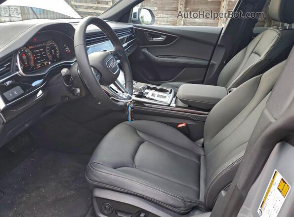 WA1DVBF1XSD036444 2025 AUDI Q8 Silver Widok wnętrza z przodu
