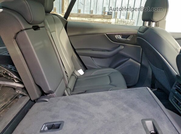 WA1DVBF1XSD036444 2025 AUDI Q8 Silver Widok tylnych siedzeń