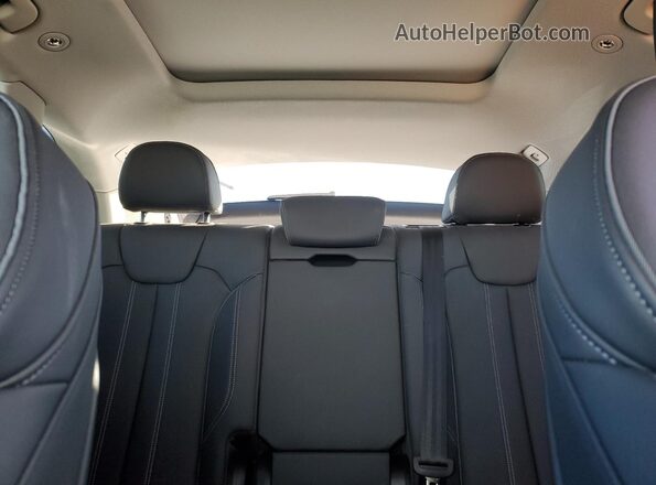 WA1E2AFY4N2084753 2022 AUDI Q5 White Vista de los asientos traseros