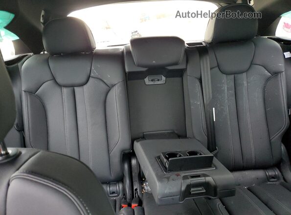 WA1EAAFY7S2055729 2025 AUDI Q5 White Vista de los asientos traseros