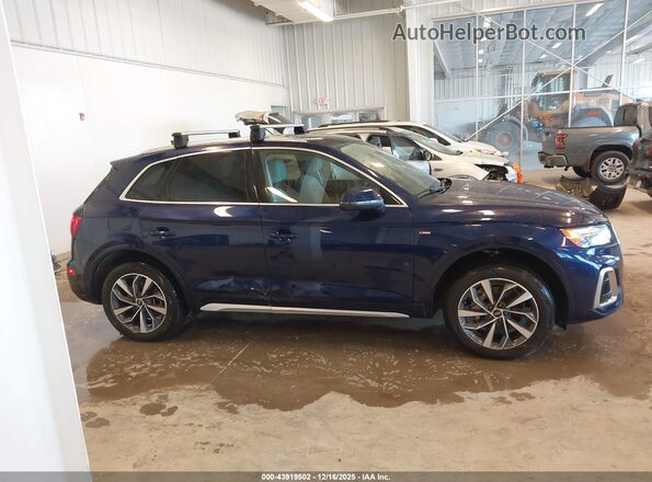 WA1EAAFY9N2096108 2022 AUDI Q5 Blue Rear interior view