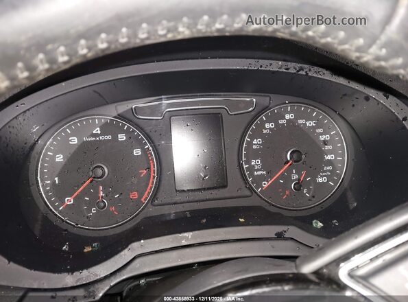 WA1ECCFS1JR027139 2018 AUDI Q3 Silver უკანა სავარძლების ხედი