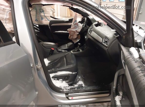 WA1ECCFS1JR027139 2018 AUDI Q3 Silver წინა სალონის ხედი