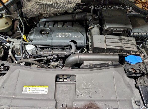 WA1ECCFS5JR009274 2018 AUDI Q3 Silver 