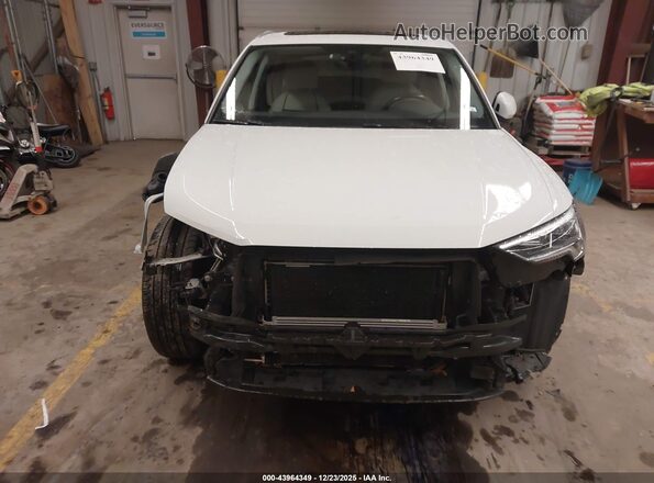 WA1EECF30K1071135 2019 AUDI Q3 White Rear interior view