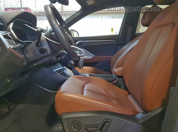 WA1EECF30N1124484 2022 AUDI Q3 White Front interior view
