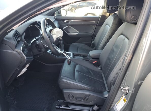 WA1EECF32R1035084 2024 AUDI Q3 Gray წინა სალონის ხედი