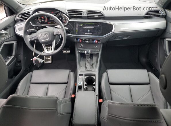 WA1EECF32R1102539 2024 AUDI Q3 Black Vista del salpicadero
