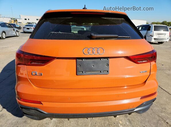 WA1EECF33K1086888 2019 AUDI Q3 Orange Widok z tyłu