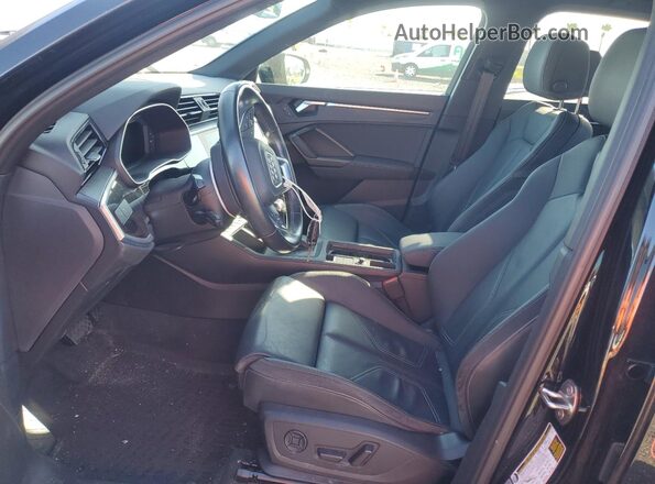 WA1EECF33N1127377 2022 AUDI Q3 Черный Вид салона спереди