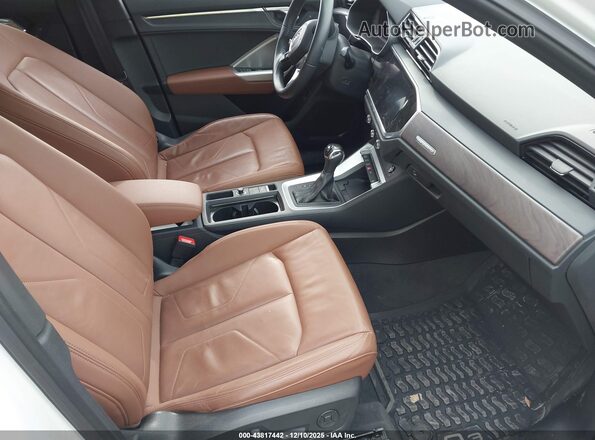 WA1EECF34K1065547 2019 AUDI Q3 Белый Вид салона спереди