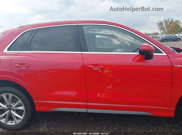 WA1EECF34N1150117 2022 AUDI Q3 Red Widok wnętrza 360 stopni