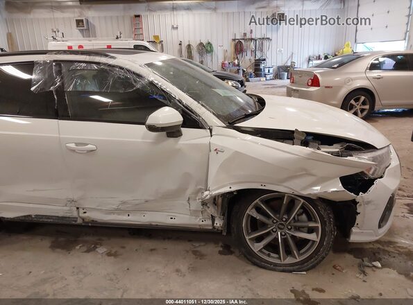 WA1EECF34R1141276 2024 AUDI Q3 White Widok z przodu