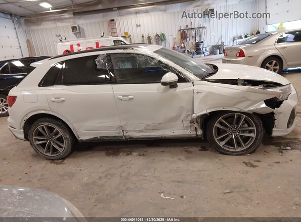 WA1EECF34R1141276 2024 AUDI Q3 White Widok wnętrza z tyłu