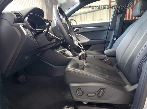 WA1EECF35P1112740 2023 AUDI Q3 White წინა სალონის ხედი