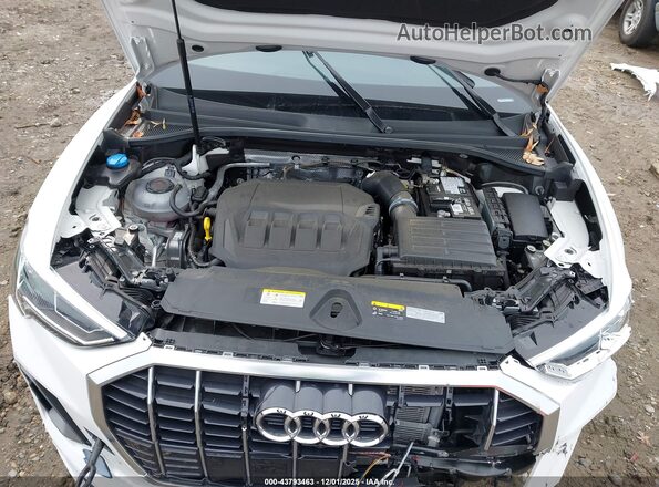 WA1EECF35R1082724 2024 AUDI Q3 White Вид ззаду