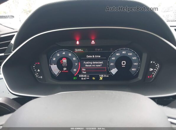 WA1EECF37M1152507 2021 AUDI Q3 Black 